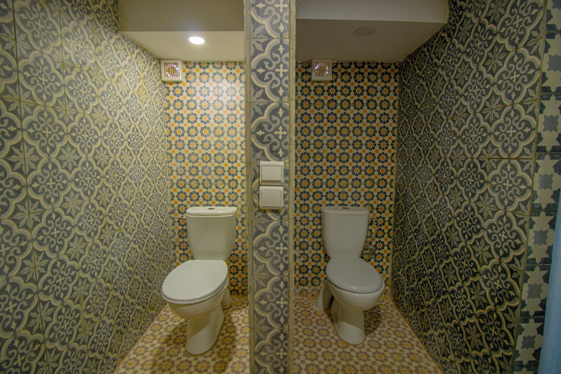 TAFUKTE — tiled washroom in traditional Moroccan patterns